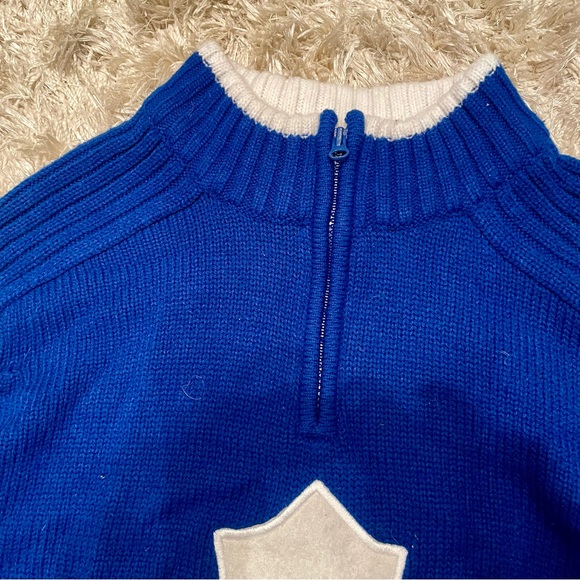 Toronto Maple Leafs Cozy Sweater - Picture 5 of 11